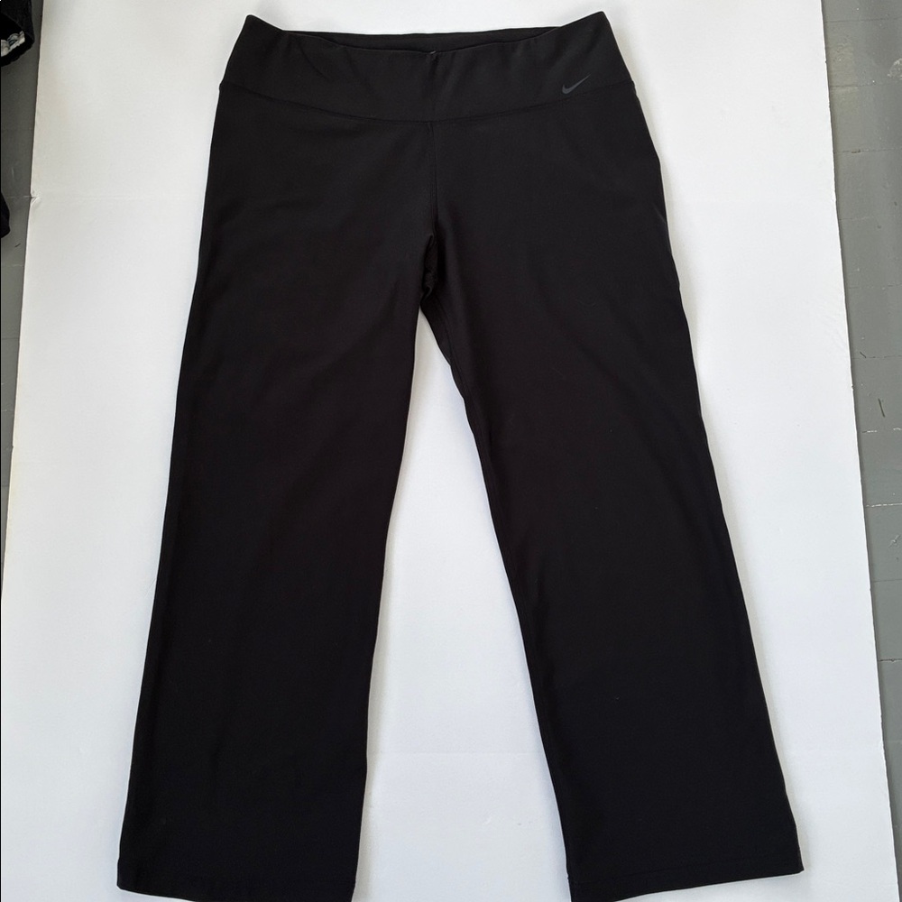 Nike Women's Dri-Fit Ten Less Plastic Bottles One Legend Pant Black Leggings XL